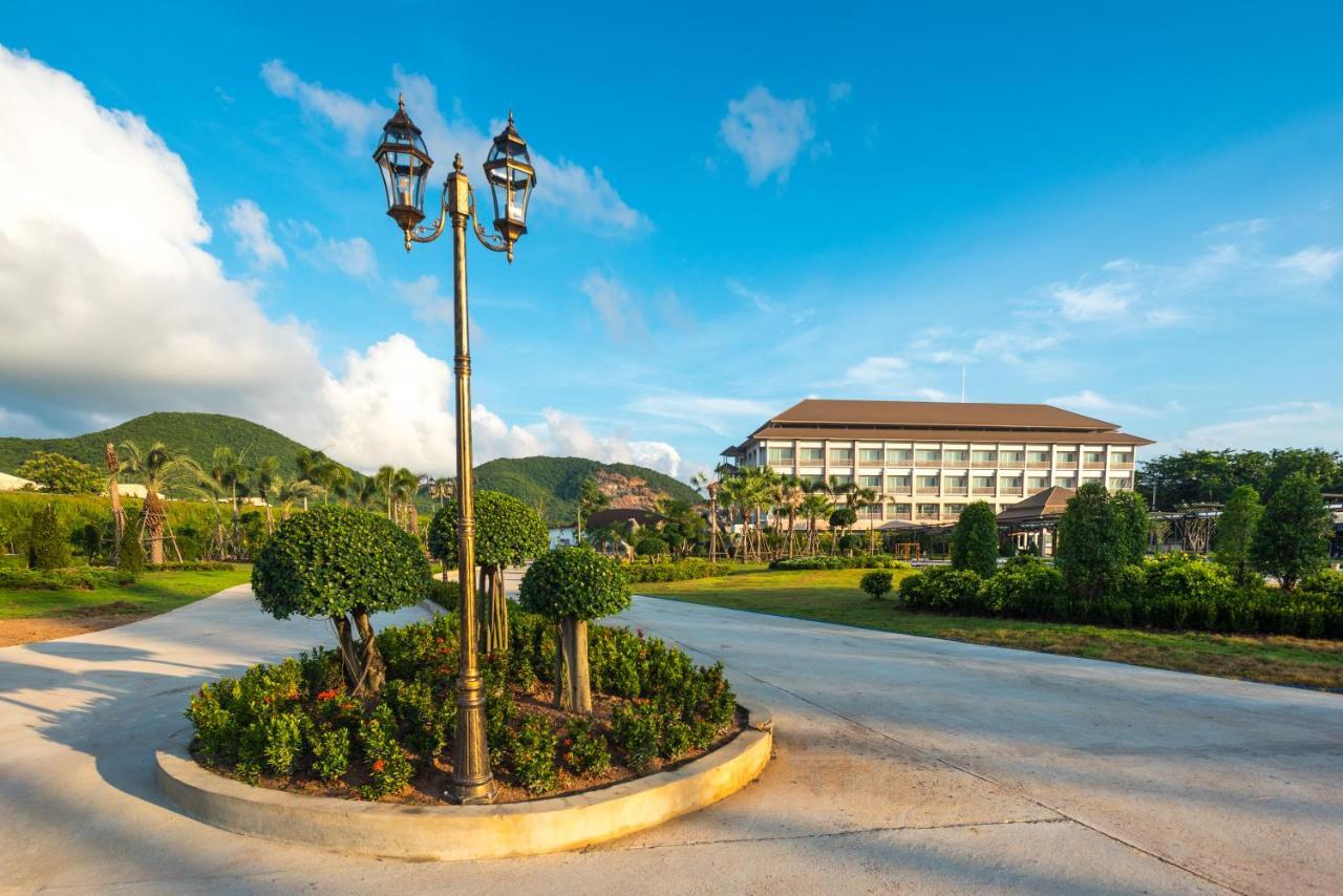 Swan Lake Hotel 사타힙 외부 사진